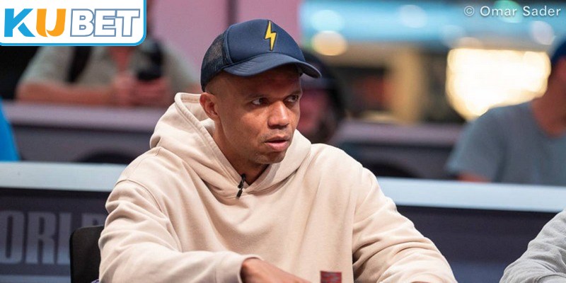 Phil Ivey là người được ví như Tiger Woods của bộ môn Poker